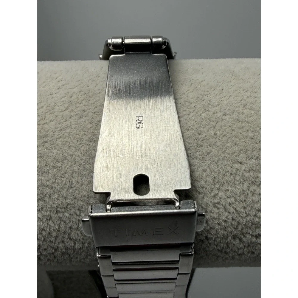 Timex TW2U42400 Essex Avenue New Battery Mens Watch 40MM 6.25